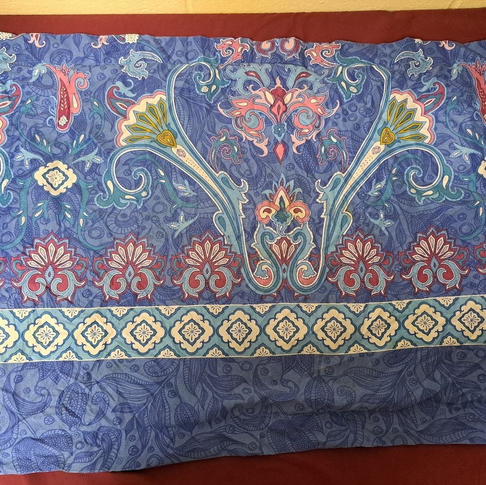 2pc set of Pasley standard size pillow Shams
